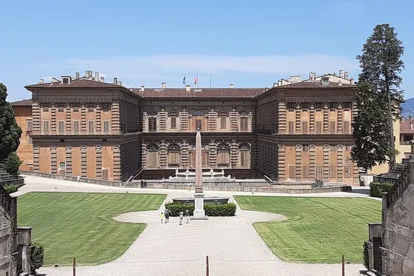 Pitti Palace and Boboli Gardens Private Tour — photo 2