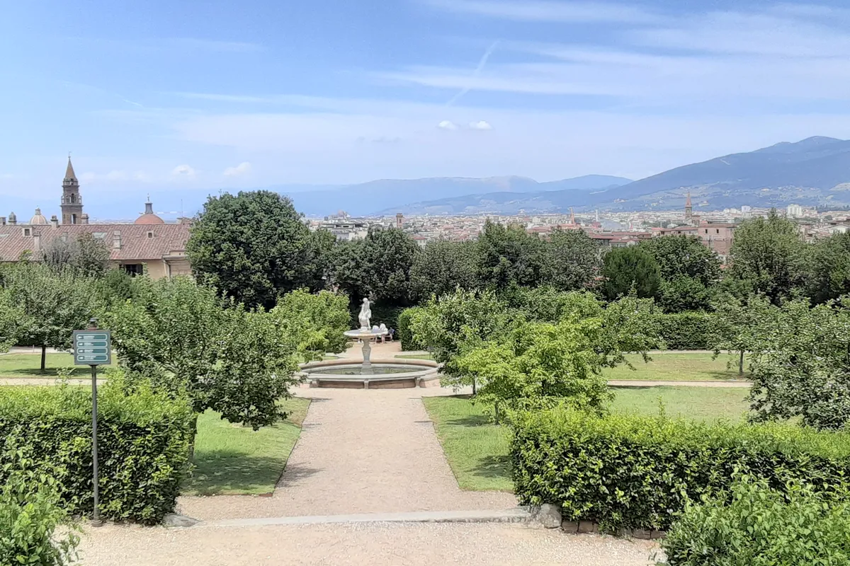 Uffizi, Pitti Palace & Boboli Gardens Private Tour — photo 1